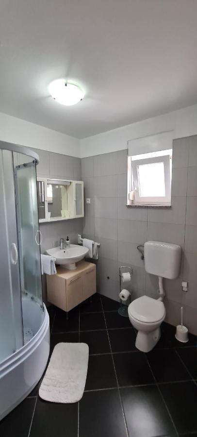 Apartmani Cesar 利缇纳 外观 照片
