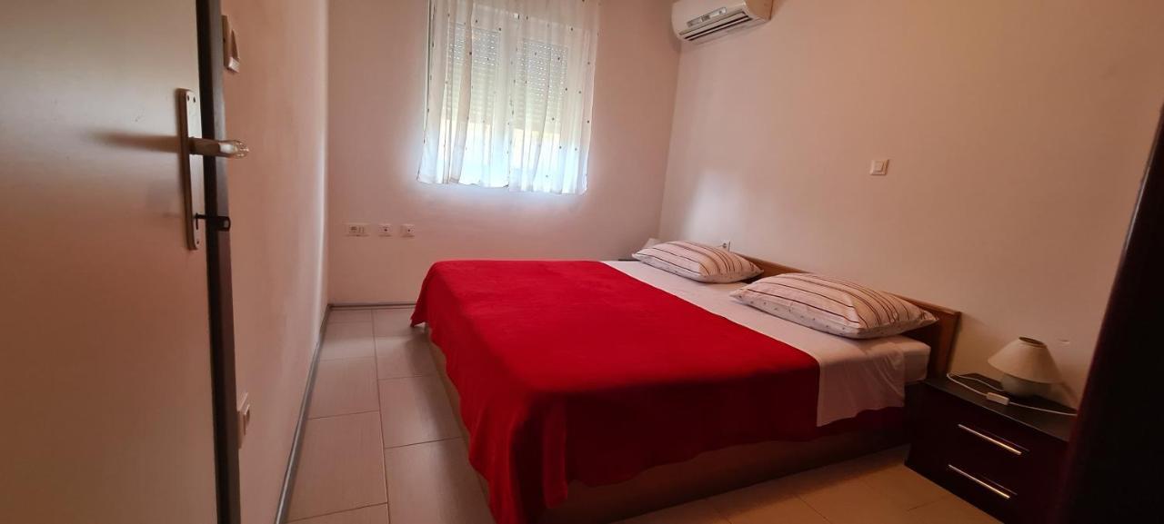 Apartmani Cesar 利缇纳 外观 照片