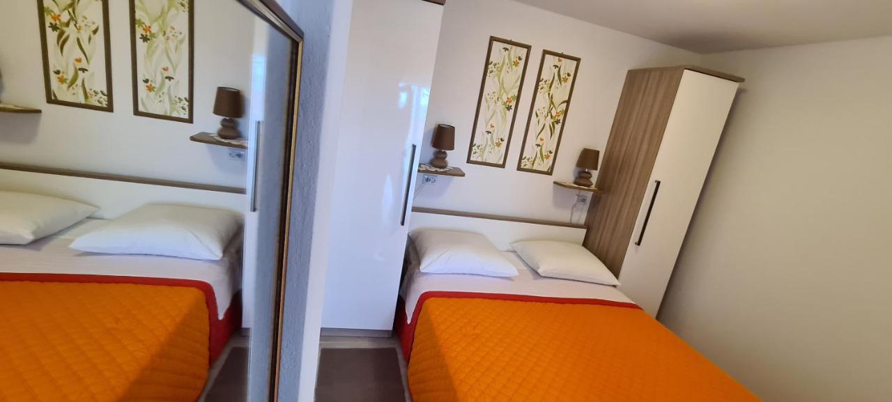 Apartmani Cesar 利缇纳 外观 照片