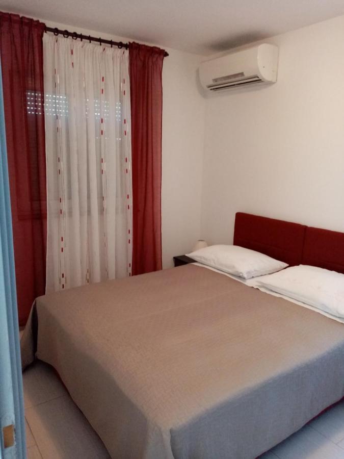 Apartmani Cesar 利缇纳 外观 照片