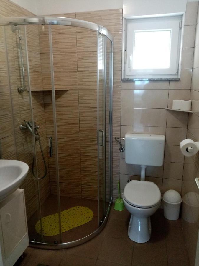 Apartmani Cesar 利缇纳 外观 照片