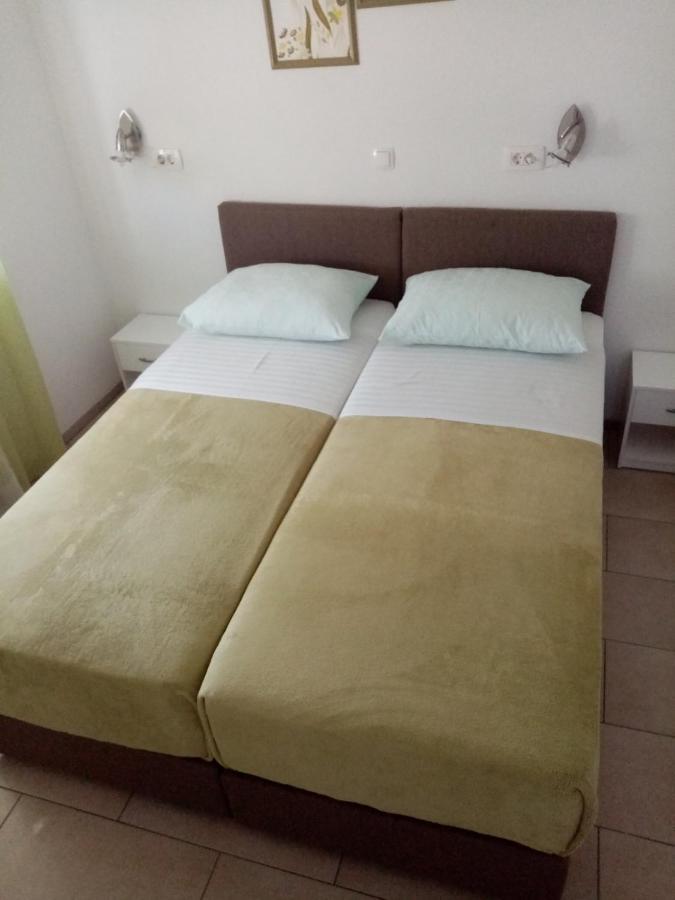 Apartmani Cesar 利缇纳 外观 照片