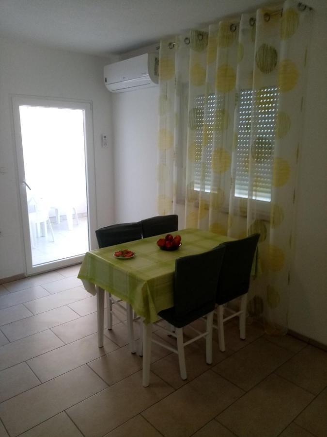Apartmani Cesar 利缇纳 外观 照片