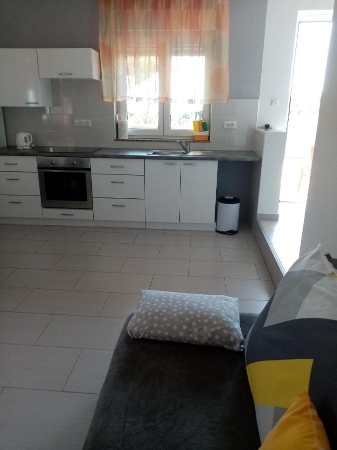 Apartmani Cesar 利缇纳 外观 照片