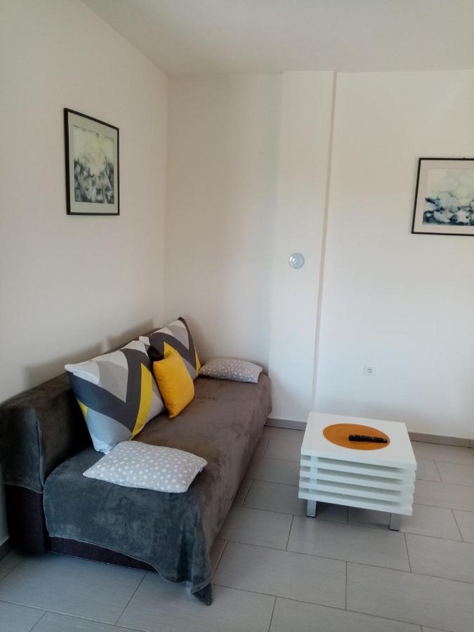 Apartmani Cesar 利缇纳 外观 照片