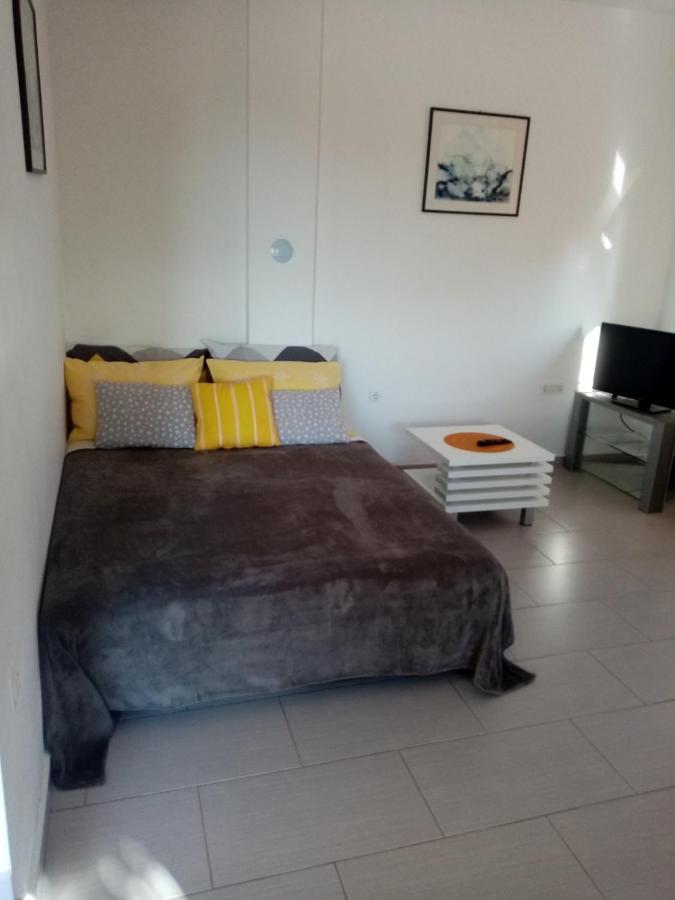 Apartmani Cesar 利缇纳 外观 照片
